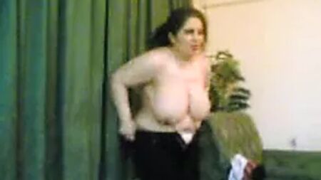 Karima, una donna araba formosa