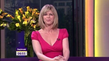 Kate Garraway, abito scollato e décolleté
