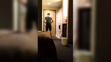 Un incontro su Grindr mi ha fatto impazzire in meno di due minuti