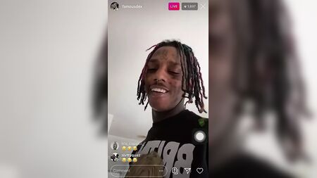 Il rapper Famous Dex si fa fare un pompino durante una diretta su Instagram