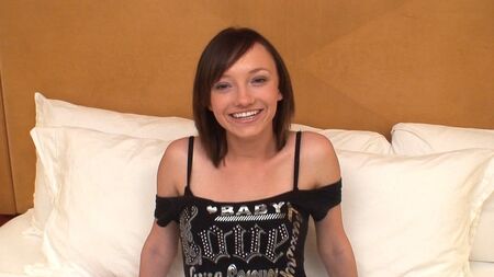 Questa ragazza è alta 1 metro e 50 e pesa 40 chili