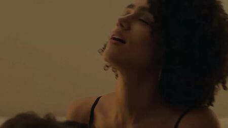Nathalie Emmanuel & Britt Lower - «Holly Slept Over»