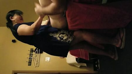 Ancora un salone di massaggi. Uno dei miei preferiti. Senza preservativo! Buon divertimento