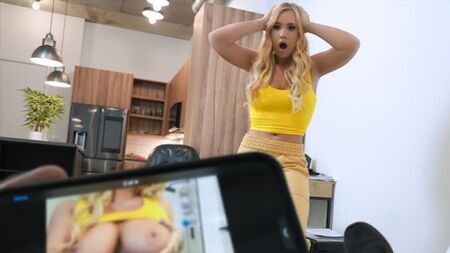 [Bailey Brooke - Titty Pics