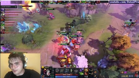 Filmato dal vivo del gameplay di Wraith King contro quello di Meepo