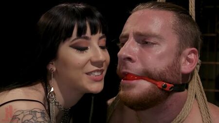 CASTRAZIONE - La viziosa Charlotte Sartre distrugge la puttana del dolore Sebastian Keys Femdom Femdom Tortura BDSM Bondage Anale