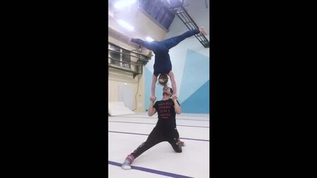 Moscow AcroYoga Jam || Sfida H2H con Yaroslav
