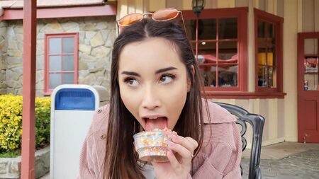 [Aria Lee - Una cavalcata da brivido extra spessa [2019, adolescente, bruna, asiatica, culo grosso, pompino, hardcore, tutto sesso, 1080p HD]