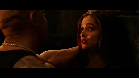 Deepika Padukone - xXx: Il ritorno di Xander Cage (2017) 1080p Nuda? Sexy!!! / Deepika Padukone - Tre X: il dominio del mondo