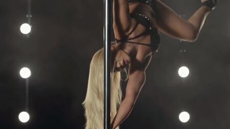 Pole Dance-Electro House-Trap -strip dance- Striptease dance su un palo- strip plastic