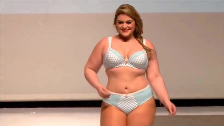 modelle plus size ❤️ Lingerie show 2016 - grandi bellezze