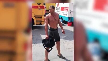Kellan Lutz sfoggia un fisico tonico durante le riprese di Hercules 3D