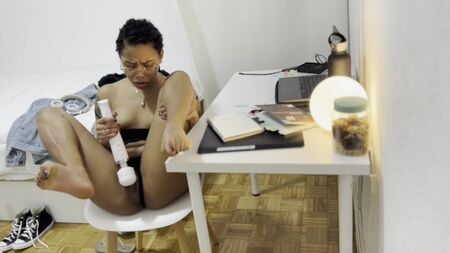Sembra che non abbia sperimentato un vero orgasmo per molto tempo