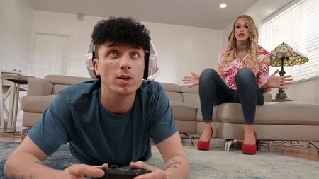 Sono stufo di giocare ai videogiochi, facciamo sesso invece