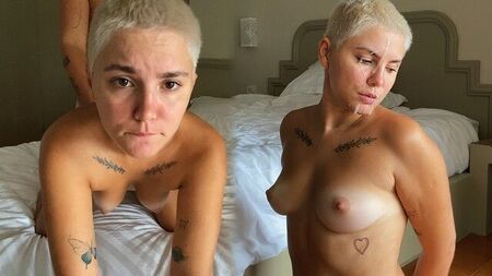 Invece di ordinare, il corriere ha consegnato un succoso carico di sperma al cliente sexy