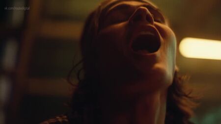 Sydney Sweeney, Hunter Schafer, Alexa Demie nudi e sexy - Euphoria s01e04 (2019) HD 1080p Guarda Online