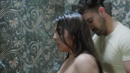 Shafaq Naaz nudo - Angithee 2 (2023) HD 1080p Guarda online