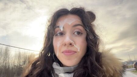 Sfida: camminare con lo sperma in faccia