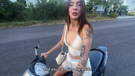 Mi fai fare un giro sul tuo cazzo?