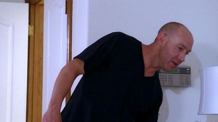 Amber Rain scopa suo marito e il suo amico