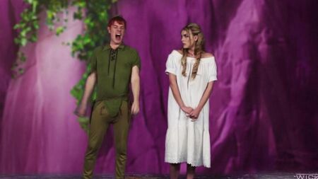 Peter Pan dà succhiare due sirene