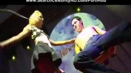 Show porno nel club
