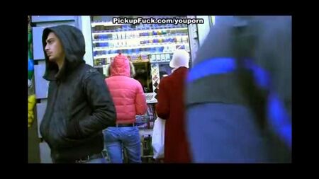 Ha scopato una bionda per strada, che ha ordinato