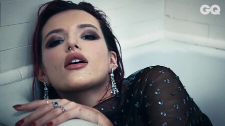 Bella Thorne nuda - GQ Messico (ottobre 2017) 1080p