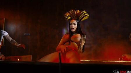 SALMA HAYEK NUDO: SCENA DI SESSO TAGLIATA DA “DAL TRAMONTO ALL’ALBA”