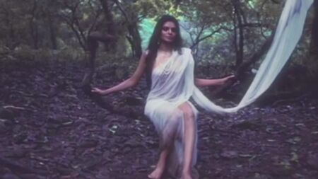 Le scene di sesso di Sherlyn Chopra - Kamasutra 3D (2015)