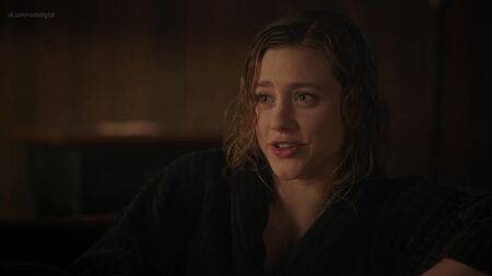 Lili Reinhart nuda (coperta) - Riverdale s05e05 (2021) HD 1080p Guarda online / Lili Reinhart - Riverdale