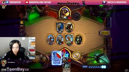 NOVAPATRA SI DIMENTA CHE IL SUO STREAM SU TWITCH È IN CORSO E SI MASTURBA