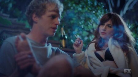Aya Cash nuda - You're the Worst, st. 1 ep. 1 (2014) HD 720p Guarda online