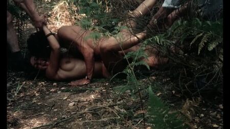 violenza sessuale (pornografia, stupro) tratta dal film: 99 Woman (99 donne) - 1969