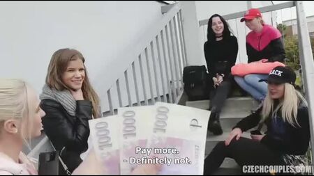 Sesso a pagamento con una ragazzina.mp4