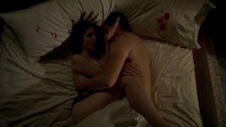 Tutte le scene di sesso con Mary Louise Parker completamente nuda tratte da Weeds in HD 720p