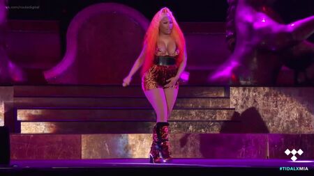 Nicki Minaj - Incidente di guardaroba al Made In America (settembre 2018) Guarda online / Ники Минаж