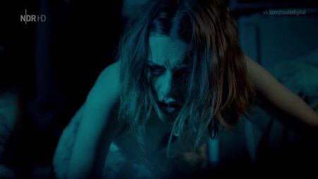 Simone Geissler, Valerie Stoll Nude - Dove non cade alcuna ombra (2018) HD 720p Guarda online