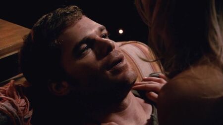 Julie Benz nuda - Dexter (2007)