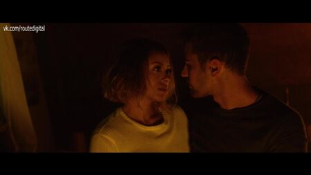 Kat Graham Nude - How It Ends (2018) HD 1080p Guarda online / Kat Graham - Come finisce