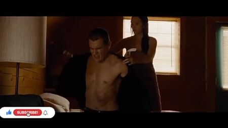 Le scene sexy di Elizabeth Olsen