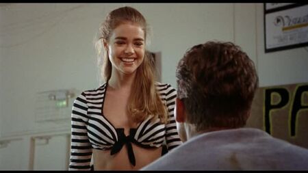 Denise Richards (le scene hot di Denise Richards in "Tammy and the T-Rex" del 1994)