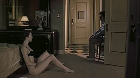 Molly Parker nuda - Il centro del mondo (2001) HD 720p Guarda online
