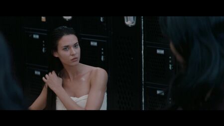 Odette Annable nuda - The Unborn (2009)