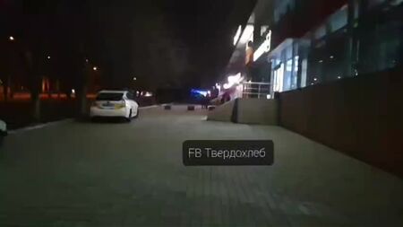 A Mariupol, i negozi di elettronica "Foxtrot", "Epicenter", "Comfy" ed "Eldorado" stanno portando via la merce dai propri punti vendita. Dal Ministero dell'Interno vengono portati via i fascicoli