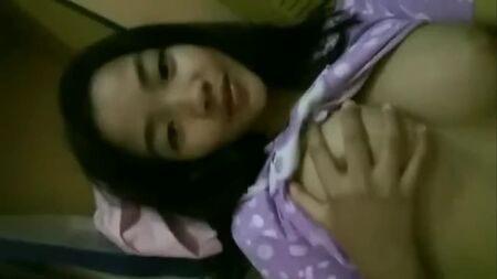 Ritratti di ragazze amatoriali indonesiane