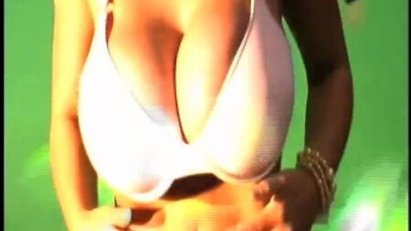 Denise Milani: il suo "Booty Shake"