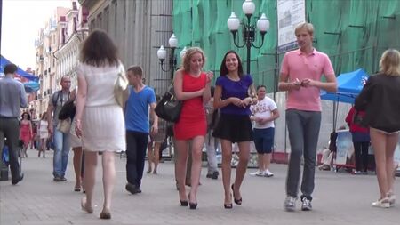 Porno-casting (18+) presenta: Porno-casting sulla Vecchia Arbat: