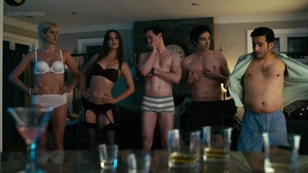 Katharine Isabelle nuda - Come organizzare un'orgia in una piccola città (2015) HD 1080p Web DL Guarda online