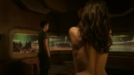 Melissa O'Neil, Ruby Rose nude - Dark Matter (2015) Stagione 1, Episodio 7